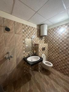 Bathroom Image of 1950 Sq.ft 3 BHK Apartment / Flat for rent in Ansal Celebrity Garden Block N, Sector A Lucknow for Rs. 60000