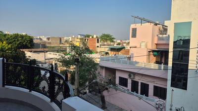 Balcony Image of 800 Sq.ft 1 BHK Apartment / Flat for rent in Dayal Bagh Agra for Rs. 11000