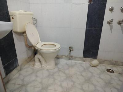 Image of 1700 Sq.ft 3 BHK Apartment / Flat for rent in Dwarkadheesh Apartment, Sector 12 Dwarka, New Delhi for Rs. 38000
