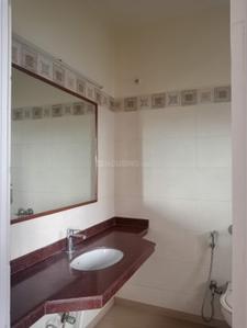 Bathroom Image of 1400 Sq.ft 3 BHK Apartment / Flat for rent in Cosmic Sea Shell Apartment, Andheri West Mumbai for Rs. 156000