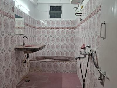 Bathroom Image of 1500 Sq.ft 3 BHK Apartment / Flat for rent in Malakpet Hyderabad for Rs. 32000
