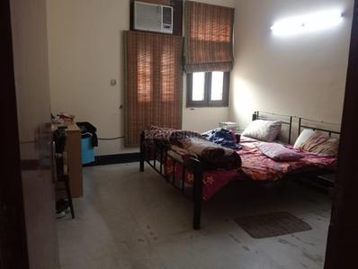 Bedroom Image of 1300 Sq.ft 2 BHK Apartment / Flat for rent in Sector 26 Noida for Rs. 30000