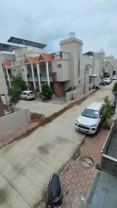 Image of 1600 Sq.ft 3 BHK Villa for rent in Atladara, Vadodara for Rs. 15500