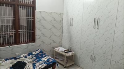 Bedroom Image of 1291 Sq.ft 2 BHK Builder Floor for rent in Lohia Nagar Meerut for Rs. 9000