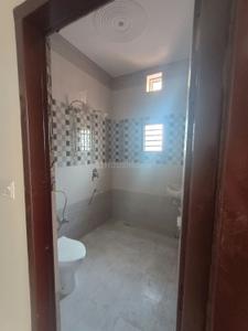 Bathroom Image of 1450 Sq.ft 3 BHK Apartment / Flat for rent in Mubarakpur Dera Bassi for Rs. 20000