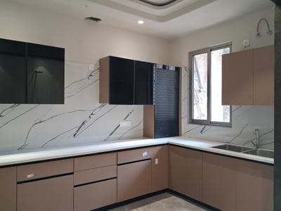 Kitchen Image of 1800 Sq.ft 3 BHK Builder Floor for sale in Paschim Vihar New Delhi for Rs. 35000000