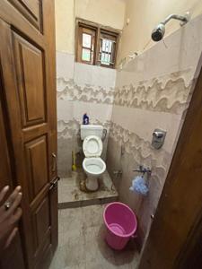Bathroom Image of 2152 Sq.ft 2 BHK Builder Floor for rent in Gomti Nagar Extension Lucknow for Rs. 20000