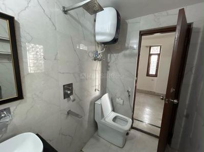 Bathroom Image of 2150 Sq.ft 3 BHK Apartment / Flat for rent in Naval Technical Officers Apartment, Sector 22 Dwarka New Delhi for Rs. 55000