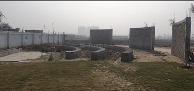 Image of 450 Sq.ft Residential Plot / Land for sale in Sector 44, Noida for Rs. 210000000