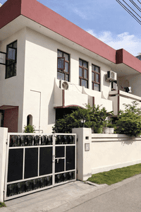 8 BHK Independent House