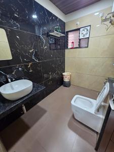 Bathroom Image of 2100 Sq.ft 3 BHK Apartment / Flat for sale in Shankar Nagar Raipur for Rs. 12100000