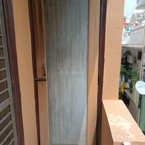 Balcony Image of 640 Sq.ft 3 BHK Builder Floor for sale in Laxmi Nagar New Delhi for Rs. 5500000