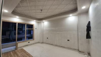 Bedroom Image of 1500 Sq.ft 4 BHK Builder Floor for sale in Pul Prahlad Pur New Delhi for Rs. 16000000