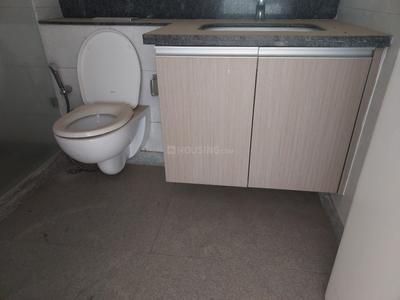 Bathroom Image of 2792 Sq.ft 4 BHK Apartment / Flat for sale in DLF The Ultima, Sector 81 Gurgaon for Rs. 49000000