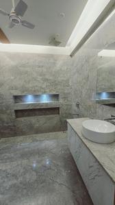Bathroom Image of 3000 Sq.ft 3 BHK Builder Floor for sale in Defence Colony New Delhi for Rs. 120000000