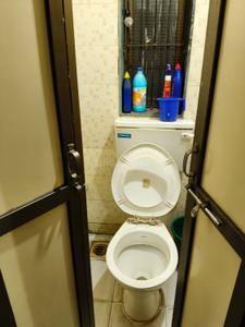 Bathroom Image of Roommate in Worli, Mumbai