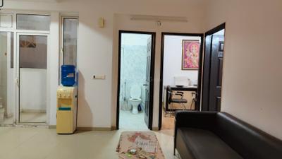 Living Room Image of 610 Sq.ft 2 BHK Apartment / Flat for rent in Prateek Grand City, Siddharth Vihar Ghaziabad for Rs. 19250
