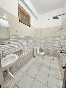 Bathroom Image of 1500 Sq.ft 2 BHK Builder Floor for rent in Eldeco Sanskriti Enclave, Eldeco II Lucknow for Rs. 18000
