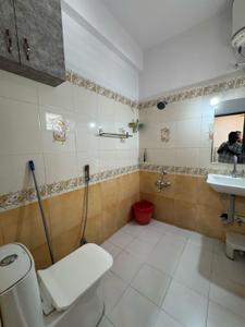 Bathroom Image of 2000 Sq.ft 3 BHK Independent House for rent in Shubh - Laabh Tirumala Greens, Nipania Indore for Rs. 49999