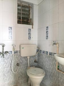 Common Bathroom Image of 1370 Sq.ft 3 BHK Apartment / Flat for rent in Ramamurthy Nagar Bengaluru for Rs. 25000