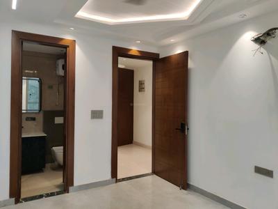 Bedroom Image of 2200 Sq.ft 4 BHK Builder Floor for sale in Kaushambi Ghaziabad for Rs. 28500000