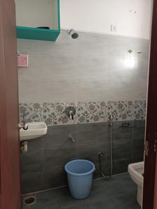Bathroom Image of 1300 Sq.ft 2 BHK Apartment / Flat for rent in Kukatpally Hyderabad for Rs. 30000