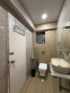 Bathroom Image of 1500 Sq.ft 4 BHK Apartment / Flat for rent in Cosmos Jewels, Thane West Thane for Rs. 100000