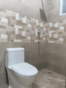 Common Bathroom Image of 1030 Sq.ft 2 BHK Apartment / Flat for sale in Aarambh Heights, Surajpur Greater Noida for Rs. 4745000