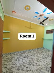 Bedroom Image of 900 Sq.ft 2 BHK Builder Floor for rent in Vrindavan Yojana Lucknow for Rs. 9000