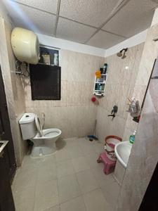 Bathroom Image of 950 Sq.ft 2.5 BHK Apartment / Flat for sale in Amrapali Princely Estate, Sector 76 Noida for Rs. 10000000