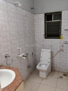 Bathroom Image of 2800 Sq.ft 4 BHK Apartment / Flat for rent in Parmar Garden, Wanwadi Pune for Rs. 60000