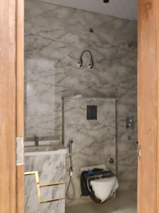 Common Bathroom Image of 1500 Sq.ft 3 BHK Builder Floor for sale in Vasundhara Ghaziabad for Rs. 12000000