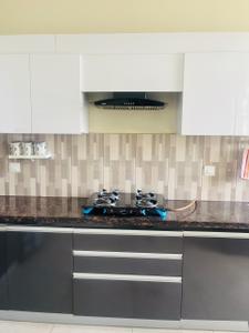 Kitchen Image of 1300 Sq.ft 2 BHK Apartment / Flat for rent in Prestige West Woods, Binnipete Bengaluru for Rs. 70000