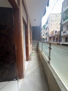 Balcony Image of 1000 Sq.ft 3 BHK Builder Floor for rent in Dwarka Mor New Delhi for Rs. 27000