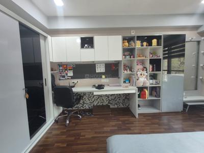 Bedroom Image of 4400 Sq.ft 4 BHK Apartment / Flat for sale in Bodakdev Ahmedabad for Rs. 60000000