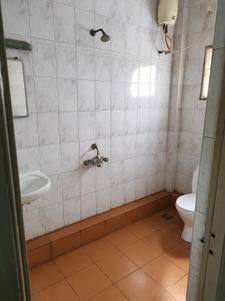 Bathroom Image of 2250 Sq.ft 4 BHK Builder Floor for rent in Neelankarai Chennai for Rs. 60000