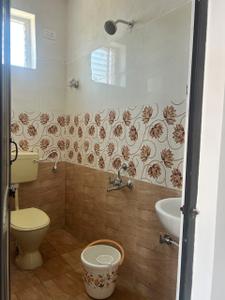 Bathroom Image of 840 Sq.ft 2 BHK Apartment / Flat for rent in Avadi Chennai for Rs. 20000