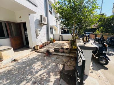 Image of 1620 Sq.ft 4 BHK Independent House for rent in Motera, Ahmedabad for Rs. 30000