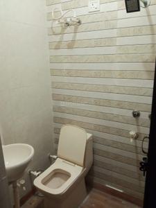 Bathroom Image of 600 Sq.ft 2 BHK Builder Floor for rent in Dwarka Mor New Delhi for Rs. 14003