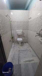 Bathroom Image of 900 Sq.ft 3 BHK Apartment / Flat for sale in Beliaghata Kolkata for Rs. 3600000