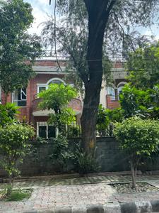 Image of 6500 Sq.ft 7 BHK Independent House for sale in Maharani Bagh, New Delhi for Rs. 850000000
