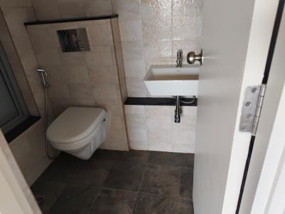 Bathroom Image of 611 Sq.ft 1 BHK Apartment / Flat for rent in Mahindra Happinest Tathawade, Tathawade Pune for Rs. 20500