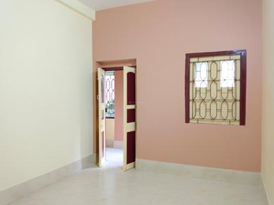 Bedroom Image of 630 Sq.ft 2 BHK Builder Floor for rent in Purba Barisha Kolkata for Rs. 10000