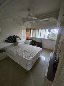Bedroom Image of 1200 Sq.ft 3 BHK Apartment / Flat for rent in Laxman Jhoola Apartment, Andheri West Mumbai for Rs. 120000