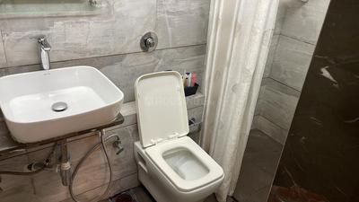 Bathroom Image of Gupta pg  in Andheri West, Mumbai