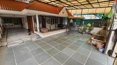 Balcony Image of 3300 Sq.ft 4 BHK Independent House for rent in Subhanpura Vadodara for Rs. 70000