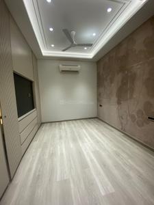 Bedroom Image of 2448 Sq.ft 4 BHK Builder Floor for sale in Model Town New Delhi for Rs. 62500000
