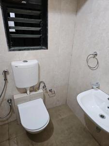 Common Bathroom Image of 720 Sq.ft 2 BHK Apartment / Flat for rent in Dadar East Mumbai for Rs. 55000
