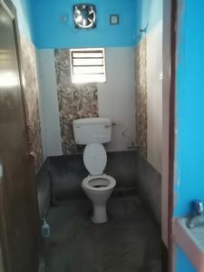 Bathroom Image of 730 Sq.ft 2 BHK Apartment / Flat for rent in Airport Gate no. 1 Kolkata for Rs. 10000