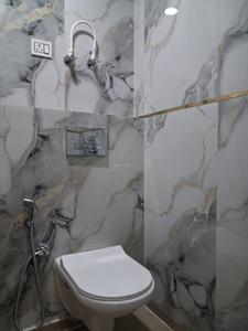 Common Bathroom Image of 650 Sq.ft 1 BHK Apartment / Flat for sale in Sector 73 Noida for Rs. 2500000